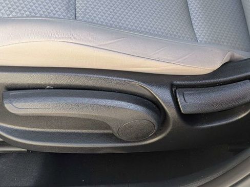 Used 2023 Kia Soul LX w/ LX Technology Package image 19