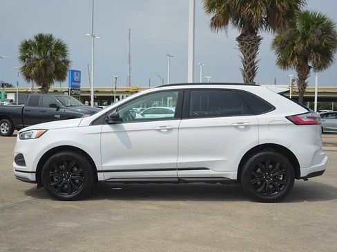 Used 2023 Ford Edge SE w/ Black Appearance Package AWD/4WD image 3
