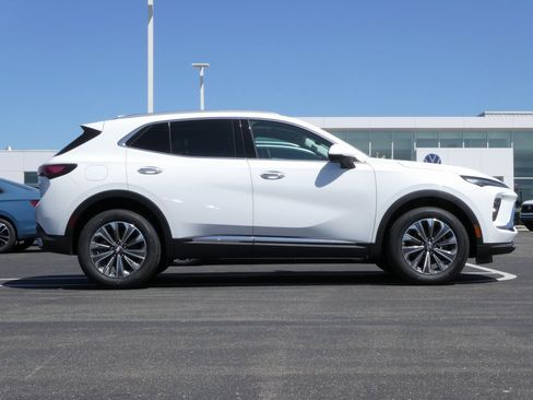 New 2025 Buick Envision Preferred image 2