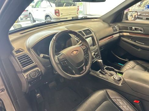 Used 2018 Ford Explorer Platinum AWD/4WD image 26
