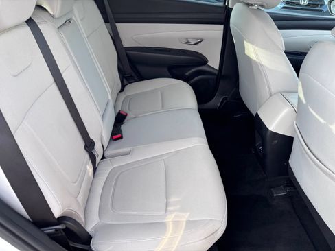 Used 2025 Hyundai Tucson SE FWD image 15