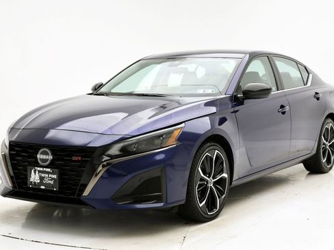 Used 2024 Nissan Altima 2.5 SR image 5