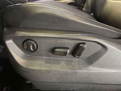 Used 2020 Volkswagen Tiguan SEL image 18