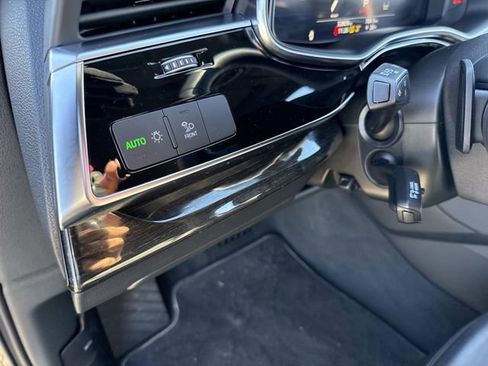 Used 2025 Audi Q7 3.0T Premium Plus image 22