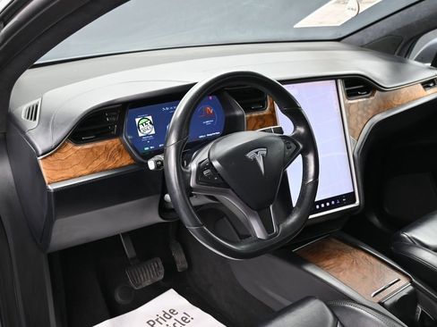 Used 2020 Tesla Model X Long Range image 17