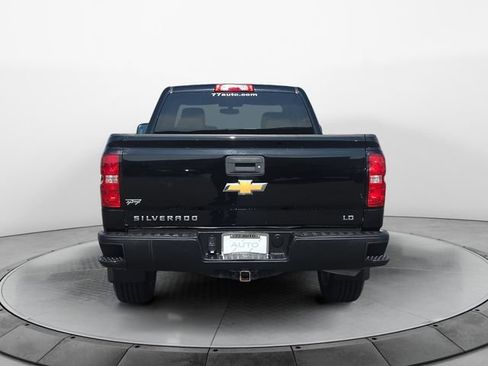 Used 2019 Chevrolet Silverado 1500 Custom w/ Custom Convenience Package AWD/4WD image 4