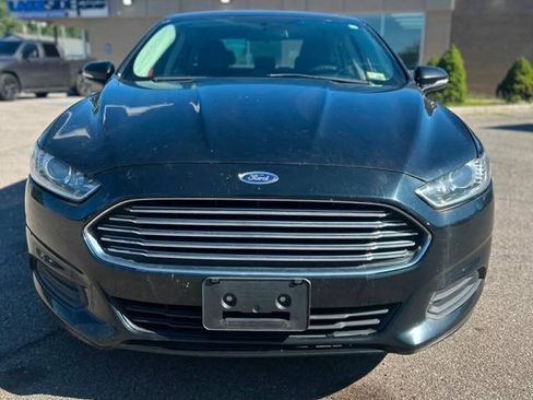 Used 2014 Ford Fusion SE FWD image 2