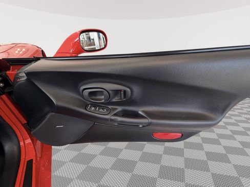 Used 2002 Chevrolet Corvette Coupe RWD image 11