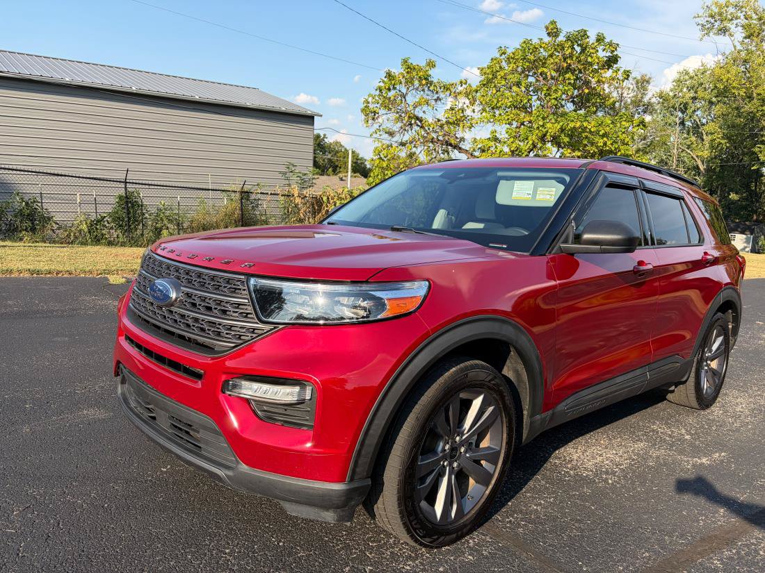 Used 2021 Ford Explorer XLT w/ Equipment Group 202A RWD image 1