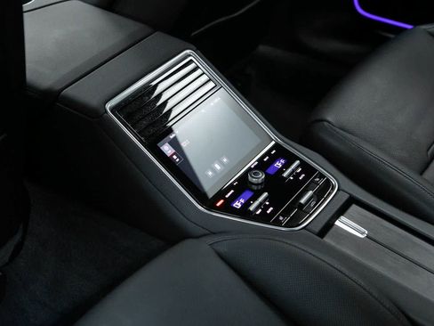 Certified 2023 Porsche Panamera Platinum Edition image 28