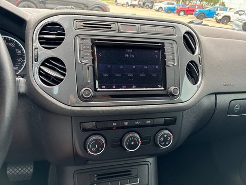 Used 2018 Volkswagen Tiguan Limited w/ Premium Package FWD image 14