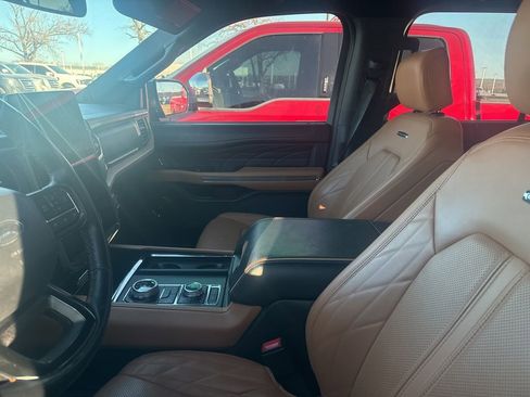 Used 2023 Ford Expedition Platinum image 9