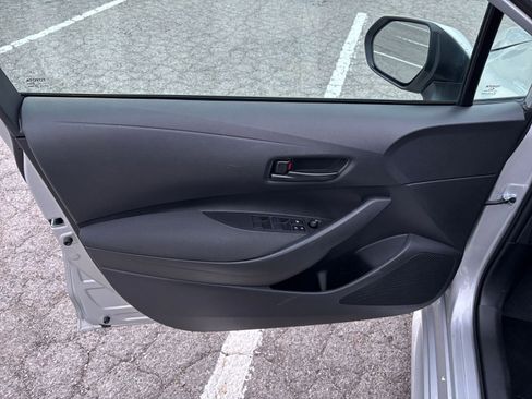 Used 2025 Toyota Corolla LE image 18