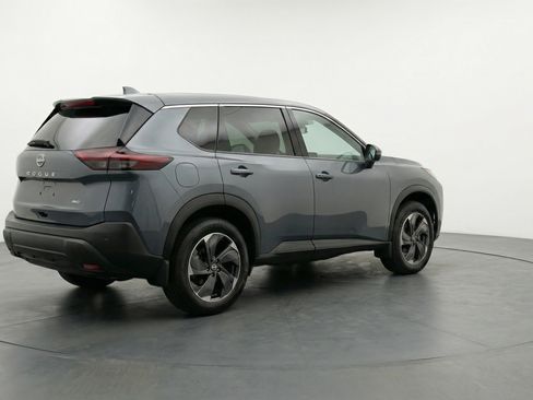Used 2025 Nissan Rogue SV image 9