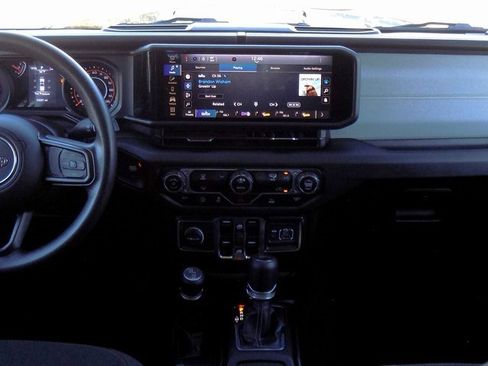 Certified 2024 Jeep Gladiator Sport image 14