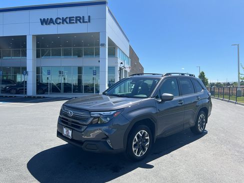 Used 2026 Subaru Forester Premium AWD/4WD image 1