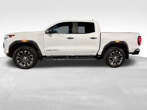 Used 2023 GMC Canyon Denali image 10