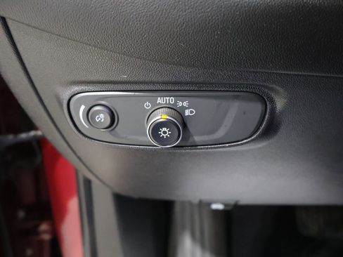 Used 2019 Chevrolet Equinox LT image 34