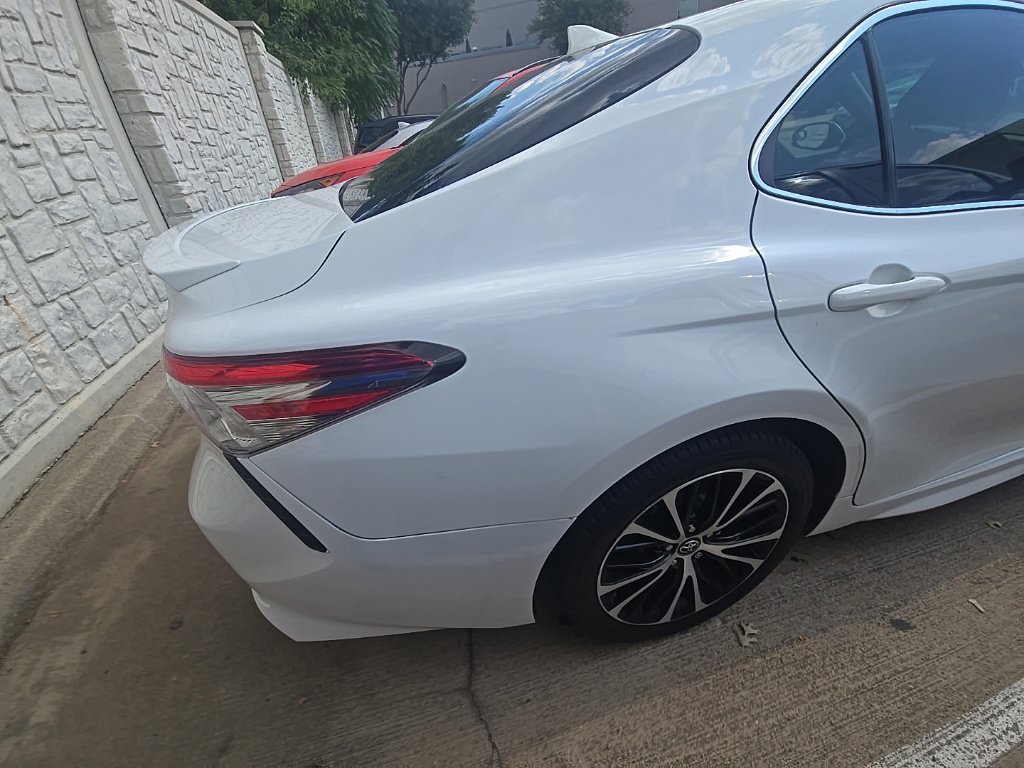 Used 2019 Toyota Camry SE FWD image 14