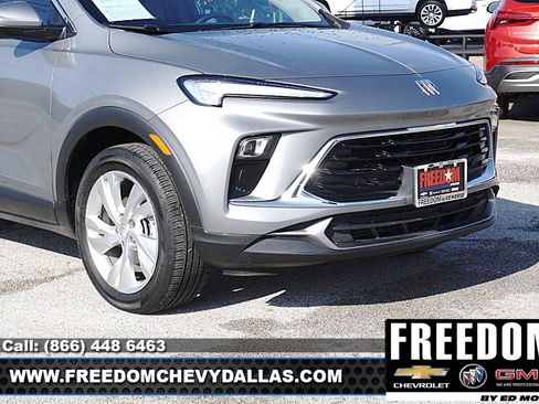Certified 2025 Buick Encore GX Preferred FWD image 38