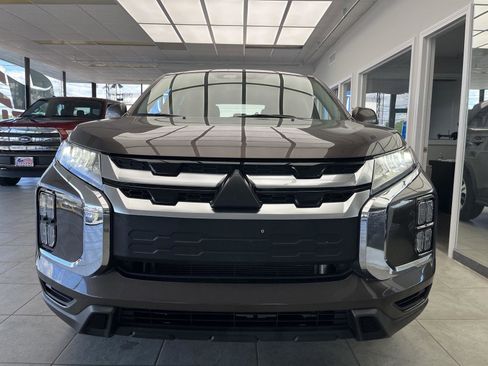 Used 2021 Mitsubishi Outlander Sport ES image 2
