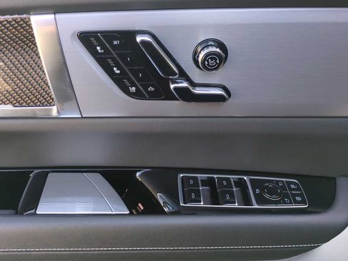 Used 2026 Cadillac Vistiq Sport AWD/4WD image 11