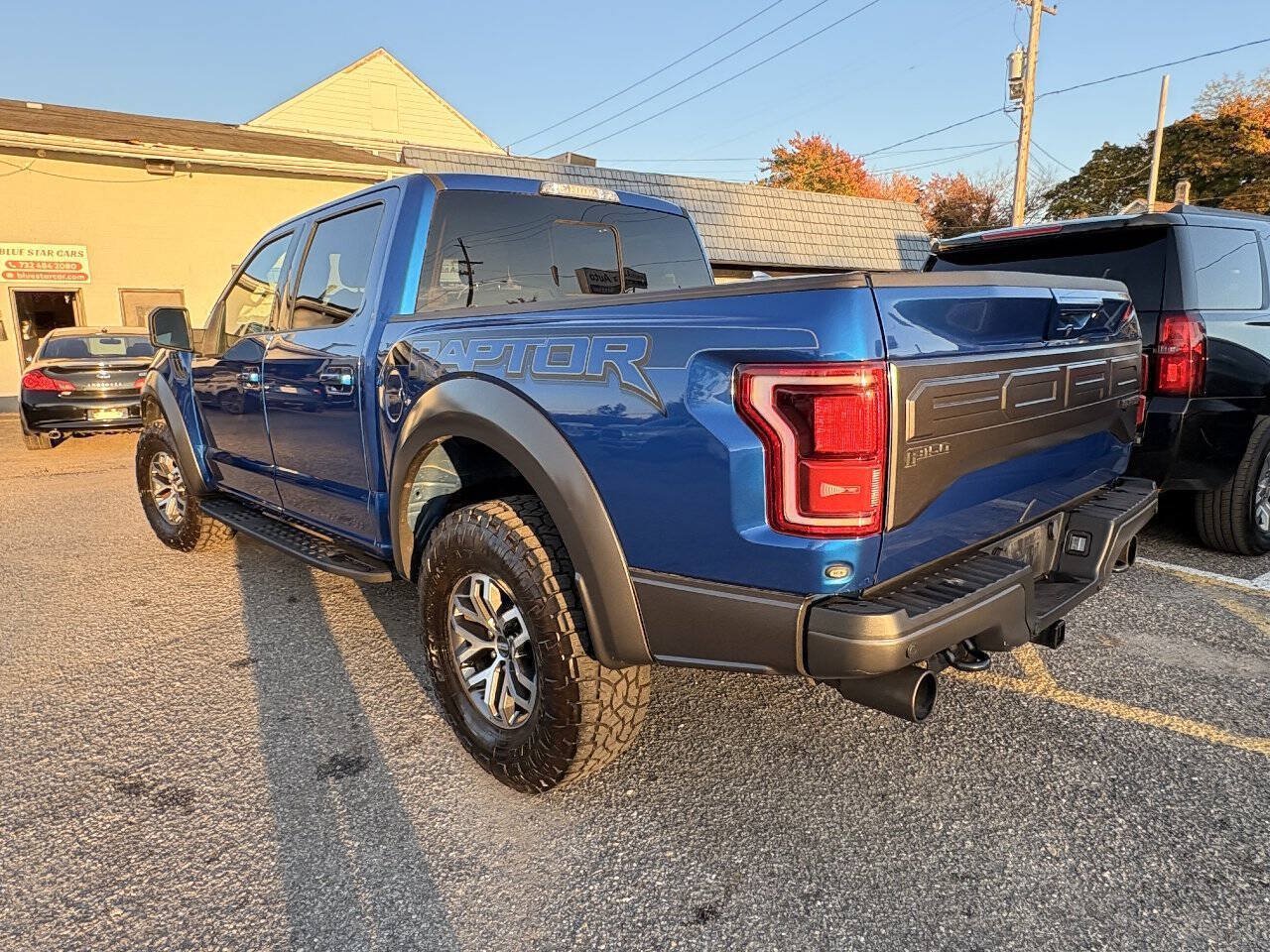 Used 2017 Ford F150 Raptor w/ Equipment Group 802A Luxury AWD/4WD image 8