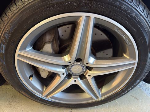 Used 2017 Mercedes-Benz E 300 4MATIC image 38