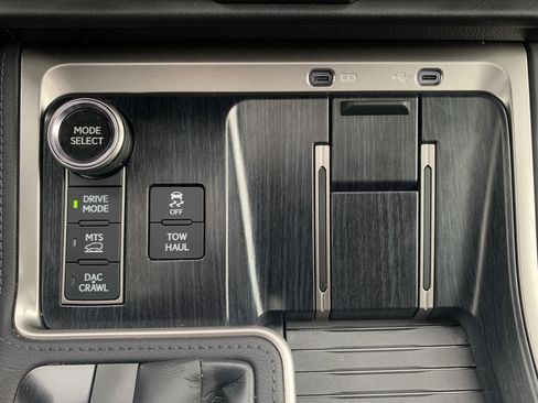 Certified 2025 Lexus GX 550 image 29