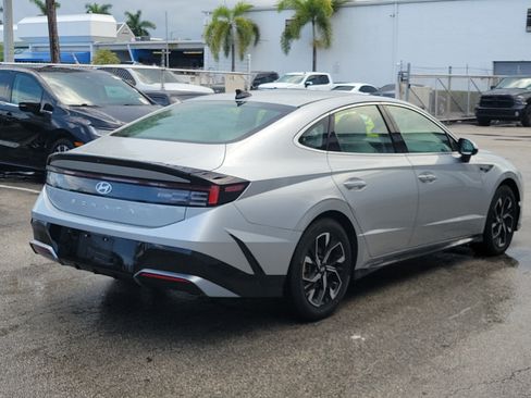 Used 2025 Hyundai Sonata SEL FWD image 5