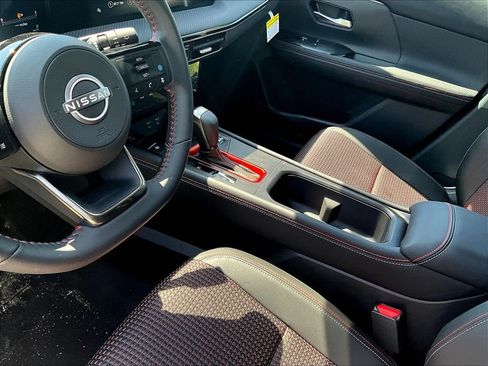 New 2025 Nissan Kicks SR FWD image 13