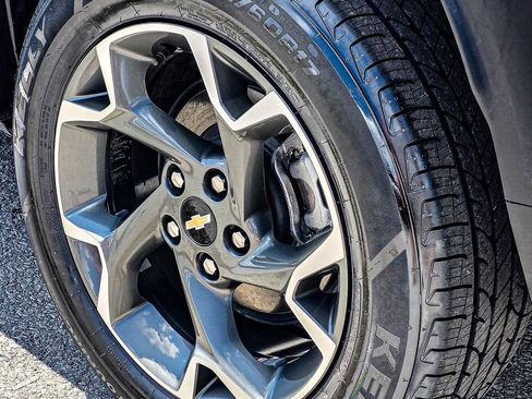 Used 2024 Chevrolet Trax LT FWD image 9