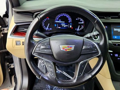 Used 2019 Cadillac XT5 Luxury FWD image 14