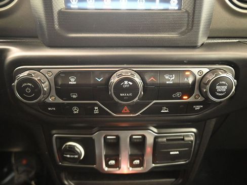 Used 2023 Jeep Wrangler Sport S image 30