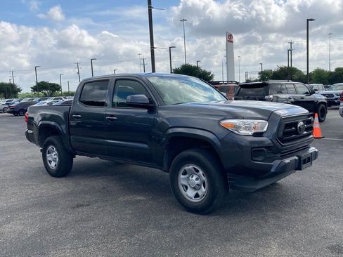 Used 2020 Toyota Tacoma SR image 3
