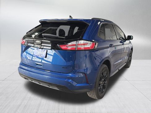 Used 2023 Ford Edge SE w/ Black Appearance Package image 7