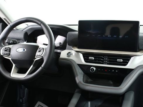 New 2026 Ford Explorer Active w/ Active Comfort Package AWD/4WD image 8
