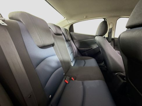 Used 2019 Toyota Yaris LE image 27