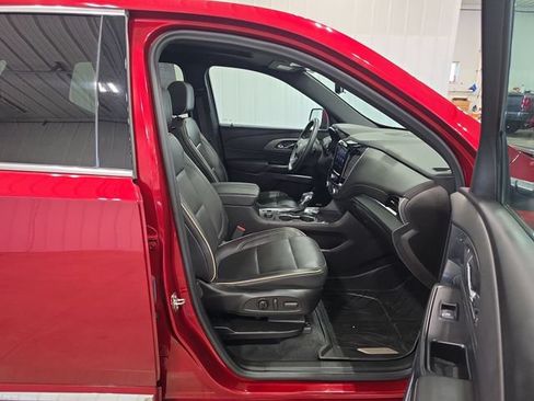 Used 2023 Chevrolet Traverse Premier AWD/4WD image 34