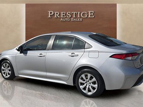 Used 2022 Toyota Corolla LE image 32