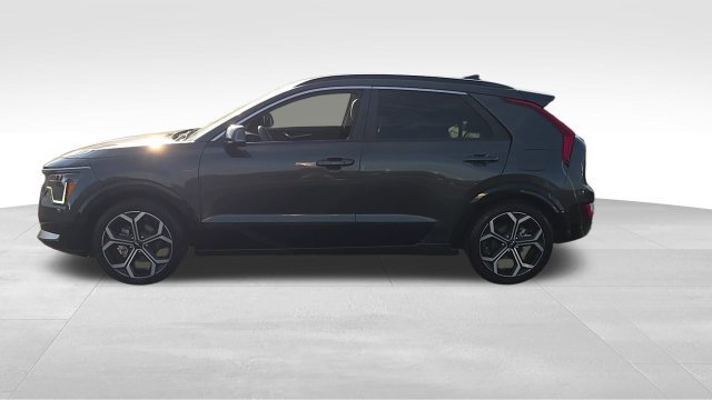 Used 2023 Kia Niro EX Touring FWD image 5