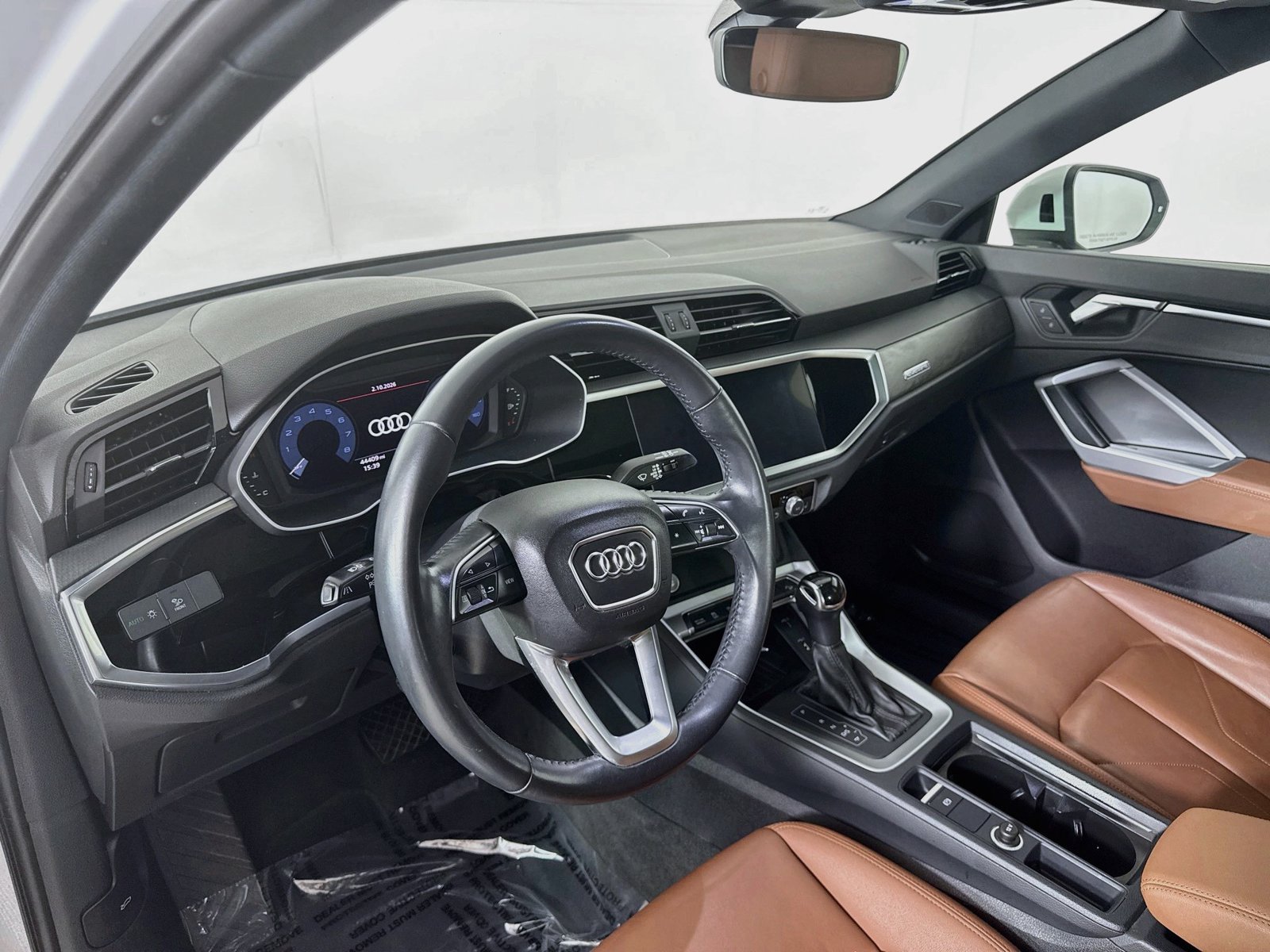 Used 2019 Audi Q3 2.0T Premium Plus w/ Premium Plus Package AWD/4WD image 4