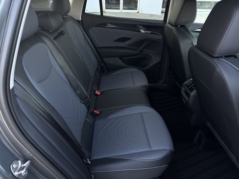 New 2026 Volkswagen Tiguan SE image 27