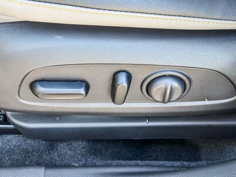 Used 2025 Chevrolet Trax ACTIV w/ Sunroof Package FWD image 45