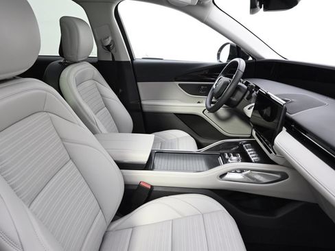New 2026 Lincoln Nautilus Reserve AWD/4WD image 16