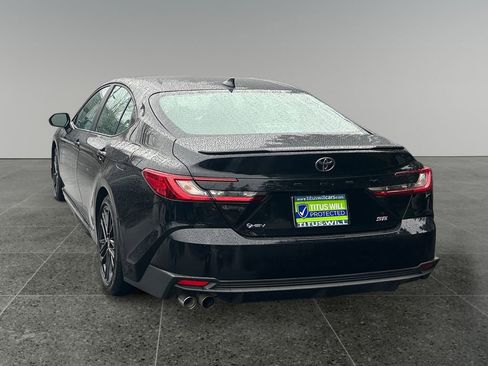 Used 2025 Toyota Camry SE image 5