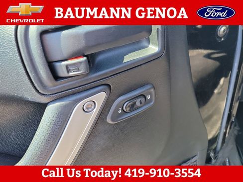 Used 2016 Jeep Wrangler Unlimited Sahara AWD/4WD image 11