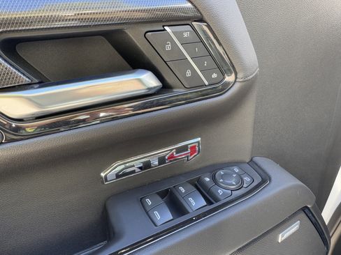 Used 2022 GMC Sierra 1500 AT4 w/ AT4 Premium Package image 11