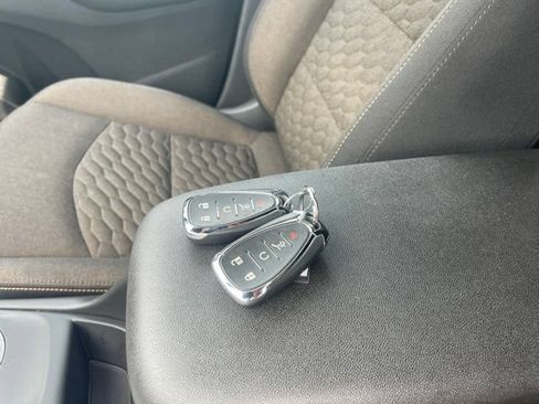 Used 2018 Chevrolet Equinox LT FWD image 17
