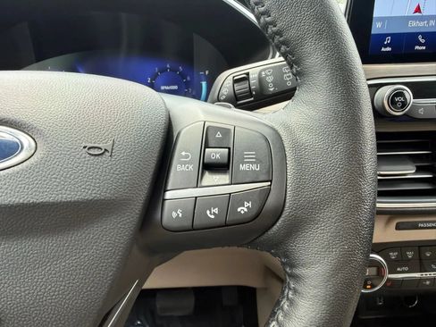 Used 2020 Ford Escape Titanium AWD/4WD image 18